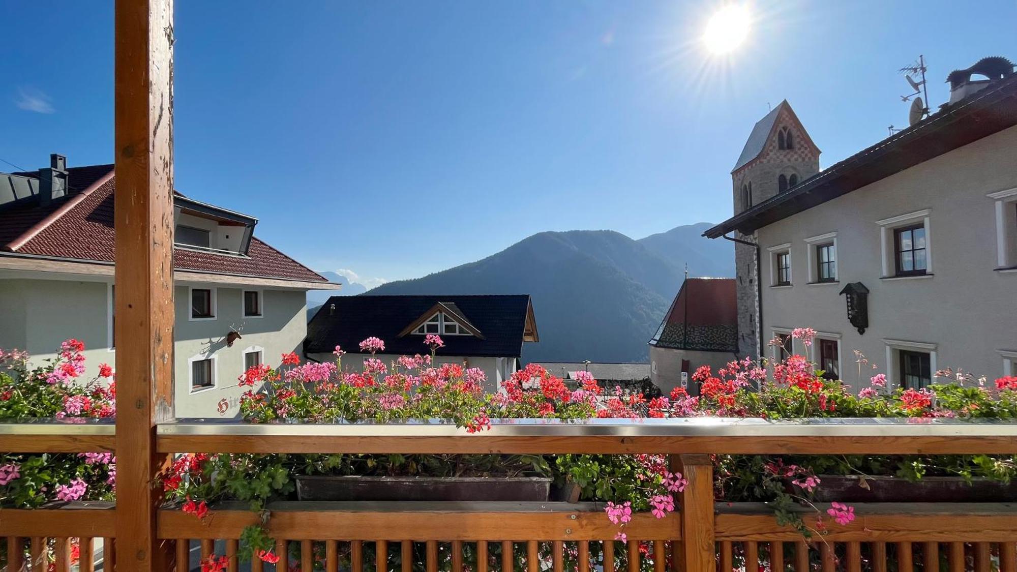 Gasthaus Zum Weissen Kreuz Lazfons Buitenkant foto