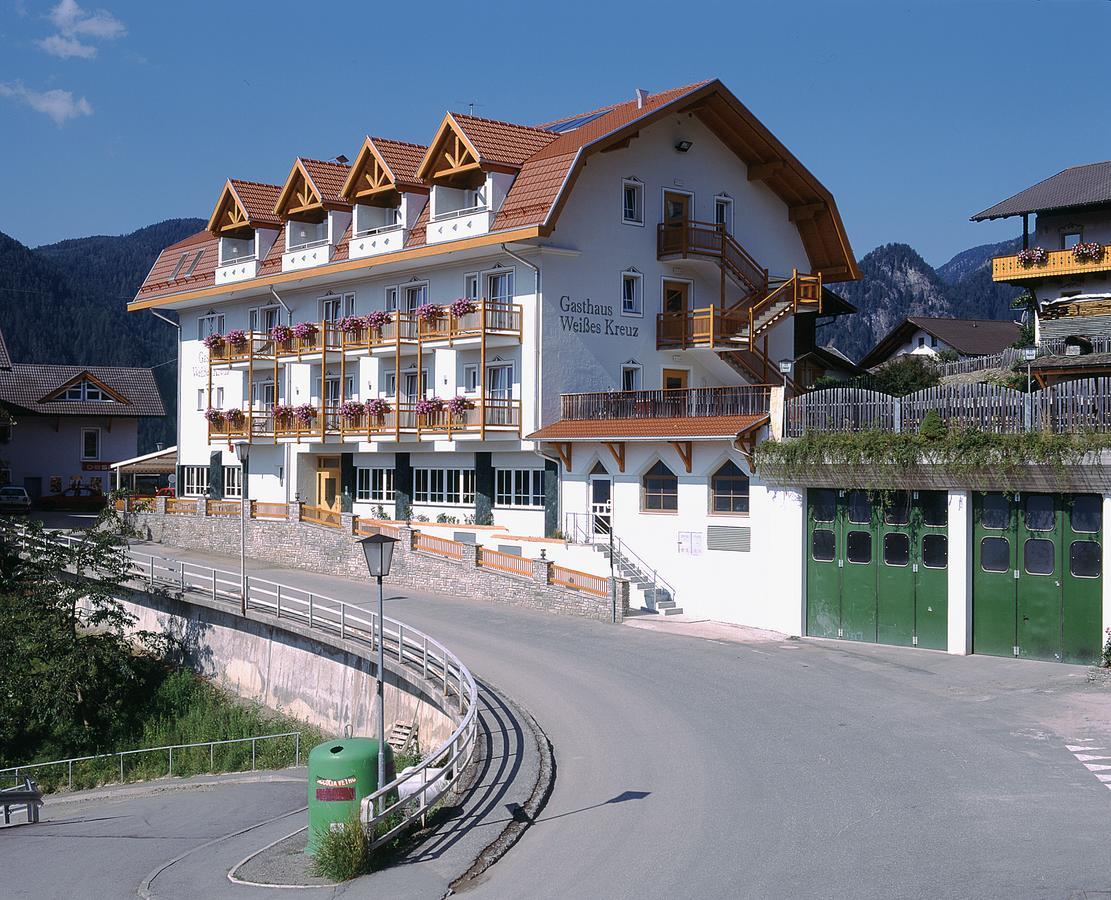 Gasthaus Zum Weissen Kreuz Hotel Lazfons Buitenkant foto